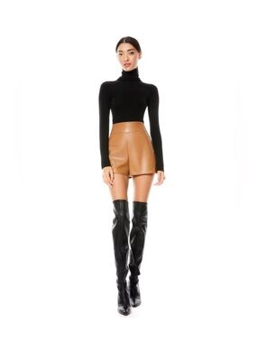 Alice + Olivia Donald Vegan Leather Shorts in Camel/ 6